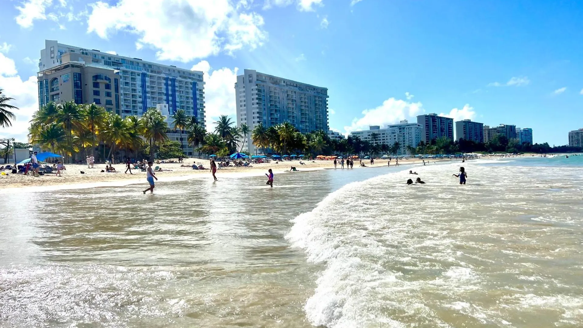 Hobie Beachfront Apartment Isla Verde San Juan